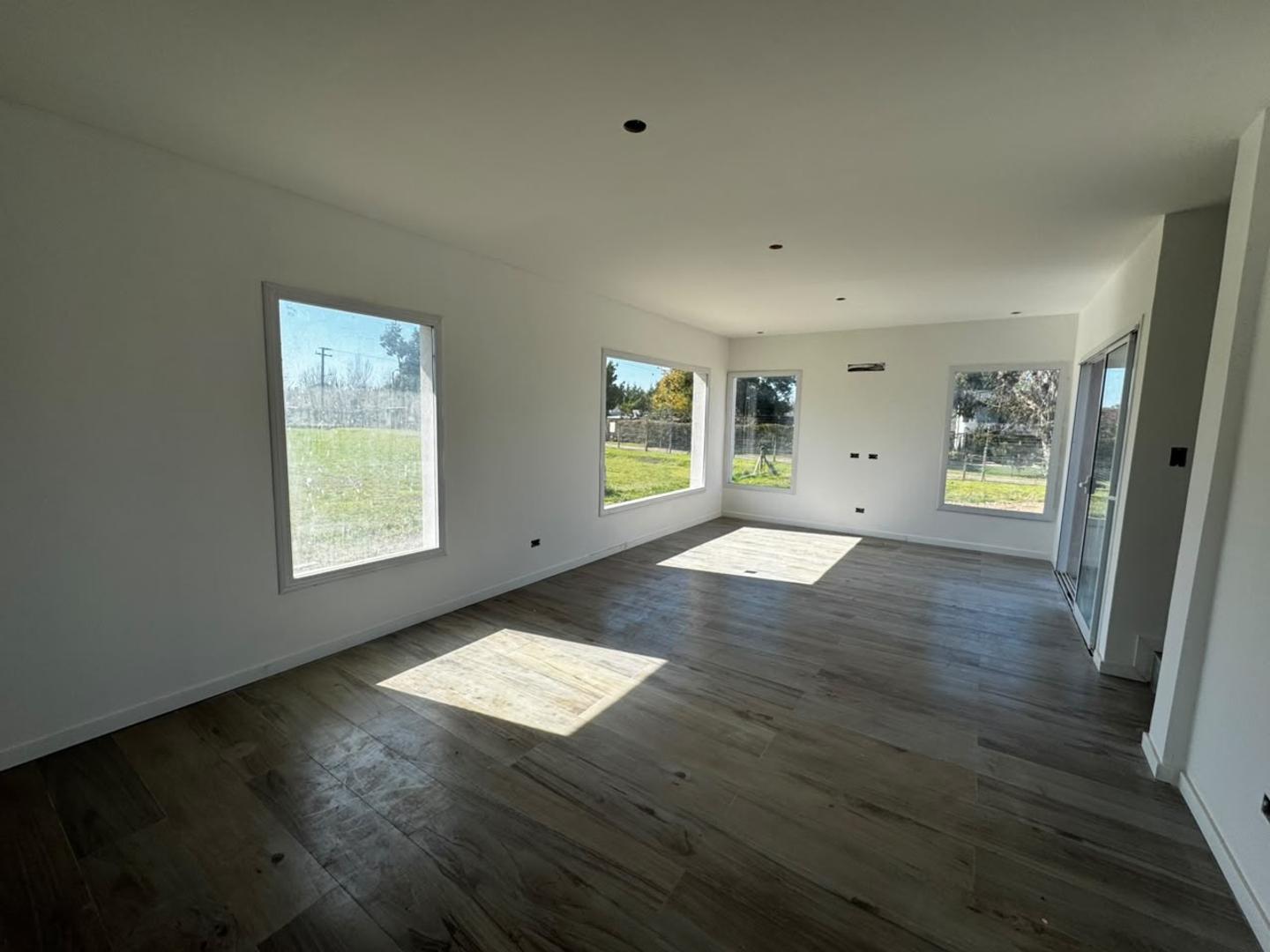 Foto de CASA CUATRO AMBIENTES A ESTRENAR EN ARENAS CHICO, imagen 4