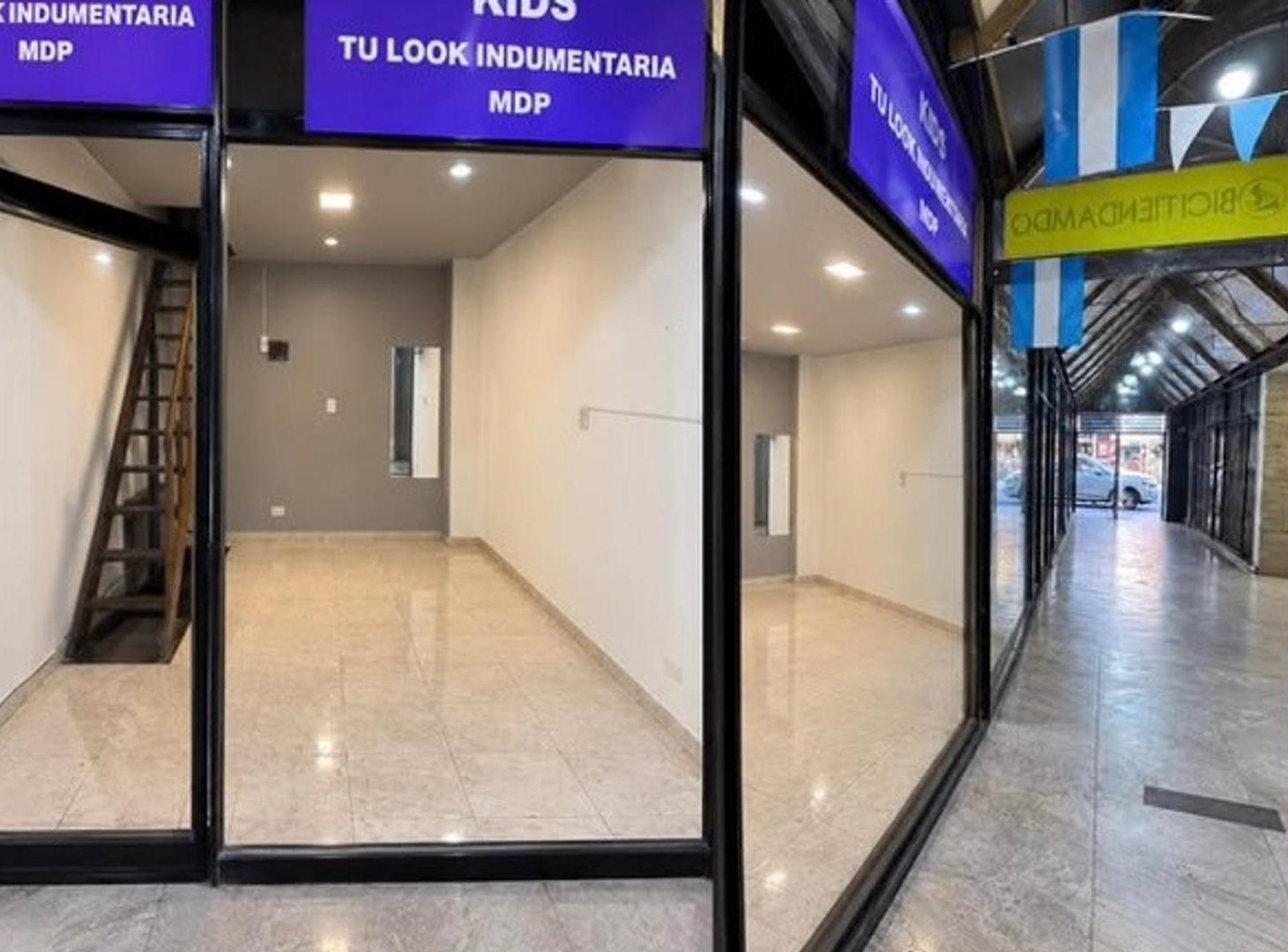 Foto de EN VENTA LOCAL EN GALERÍA EL TORREÓN, imagen 2