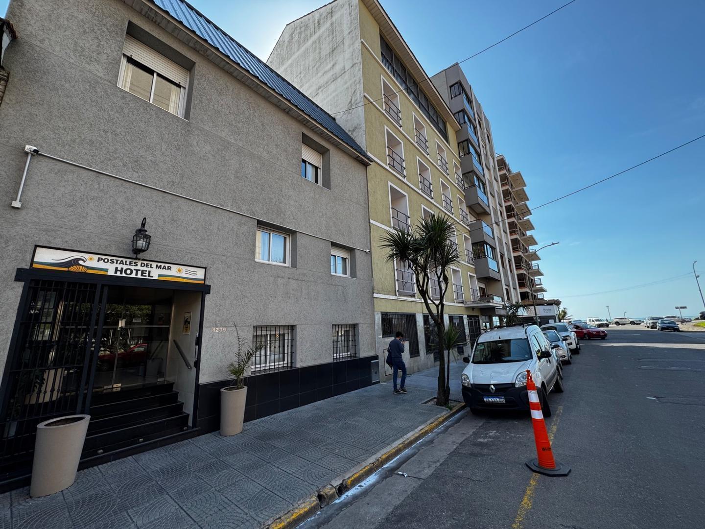 Foto de HOTEL EN VENTA – A MEDIA CUADRA DEL MAR, imagen 1