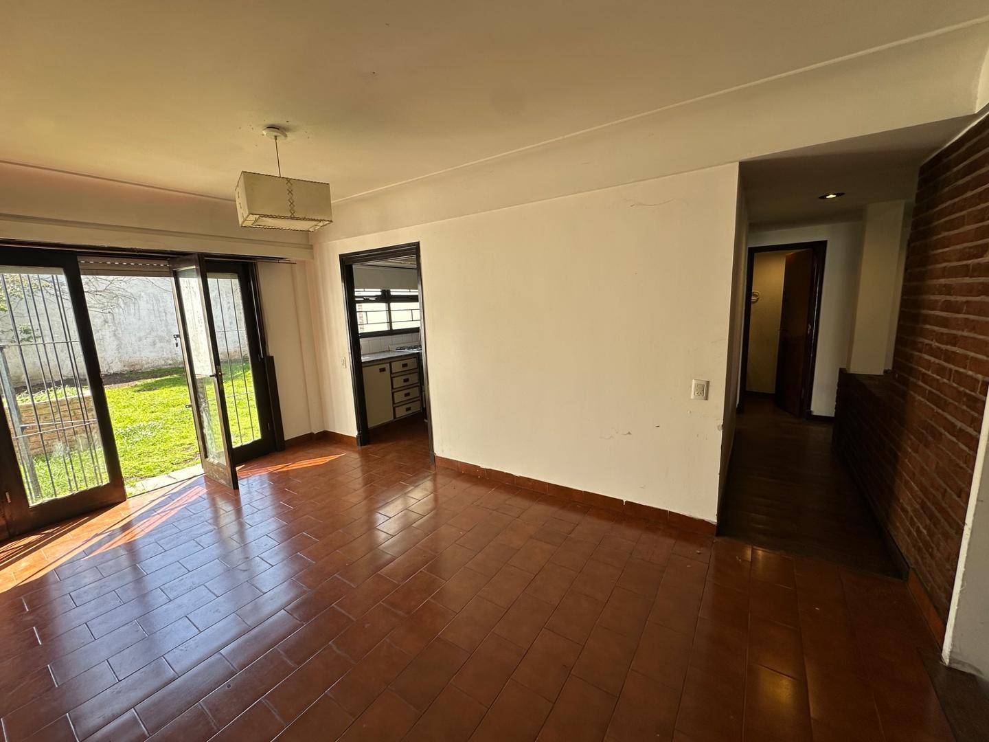 Foto de Chalet 4 ambientes con patio y cochera, imagen 4