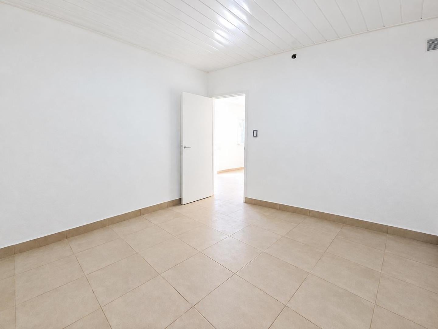 Foto de VENTA CASA 3 AMBIENTES, BARRIO LAS AMERICAS, imagen 3