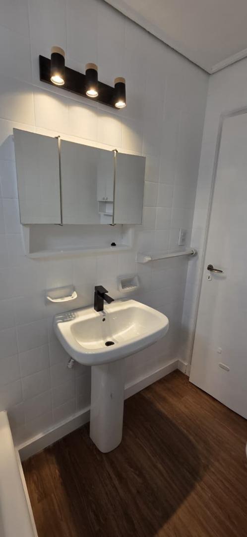 Foto de Venta Depto 2 Ambientes al Frente + Dependencia - Centro, imagen 4