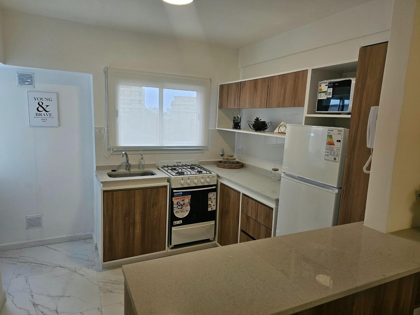 Foto de 3 Ambientes Frente con Balcon en Venta Reciclado y Amoblado, imagen 2
