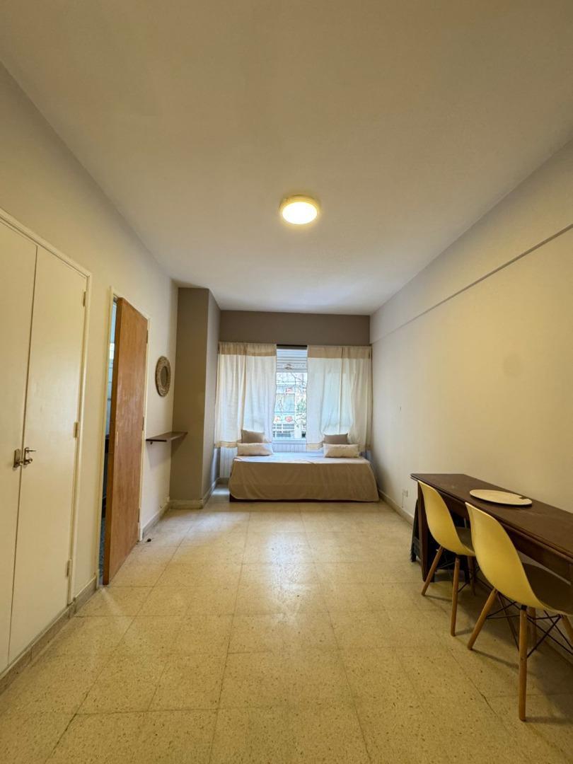 Foto de VENTA Apto Credito - Monoambiente a la calle – Muy luminoso, imagen 2