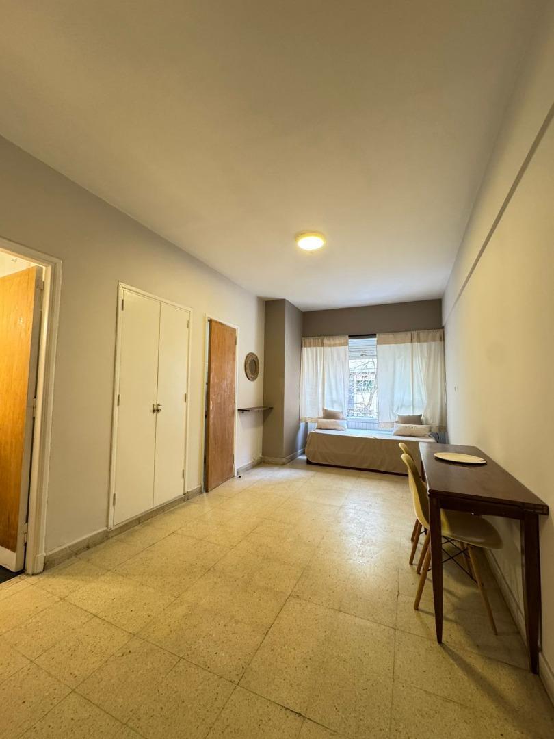 Foto de VENTA Apto Credito - Monoambiente a la calle – Muy luminoso, imagen 3