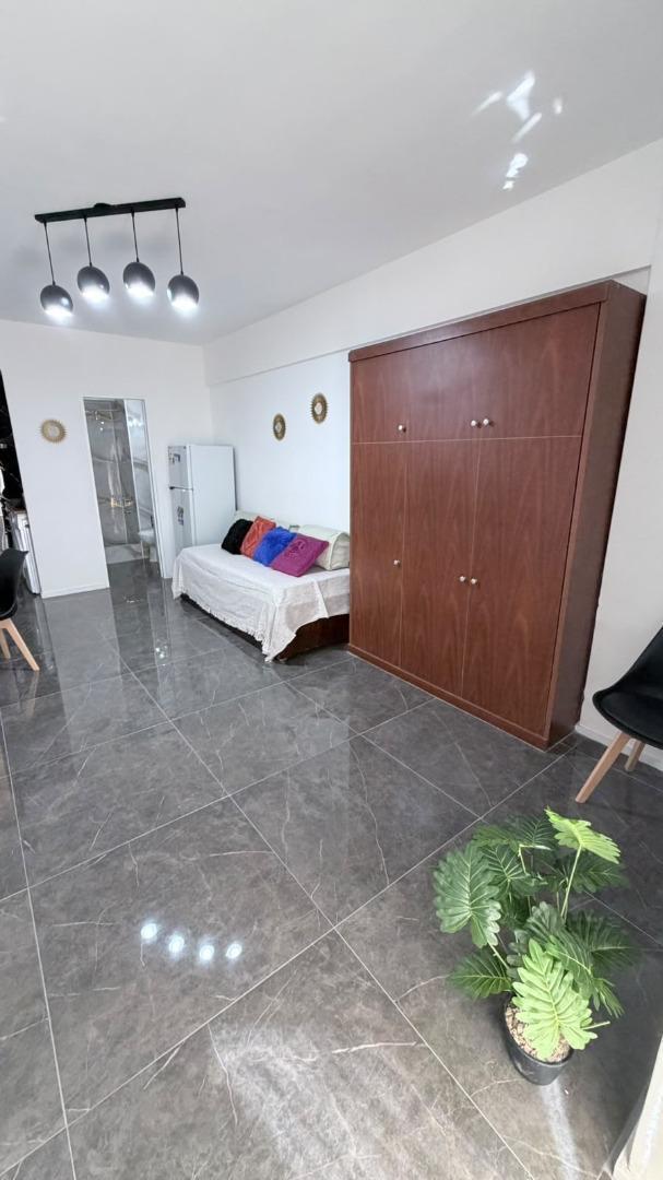 Foto de Monoambiente en venta balcón y vista lateral al mar GUEMES, imagen 2