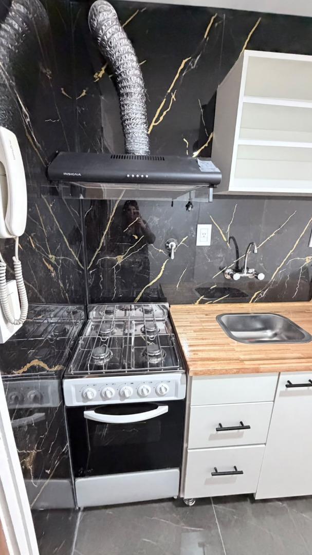 Foto de Monoambiente en venta balcón y vista lateral al mar GUEMES, imagen 1