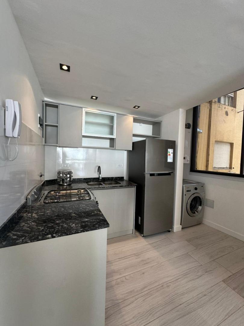 Foto de DEPARTAMENTO EN VENTA 4 AMBIENTES RECICLADO CON TERRAZA, imagen 2