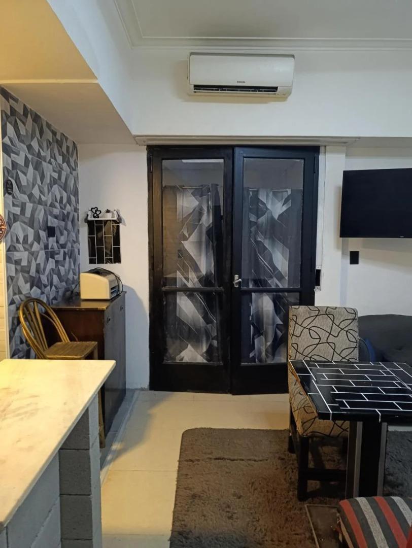 Foto de Alq. monoambiente reciclado en planta baja – Arenales 2200, imagen 1