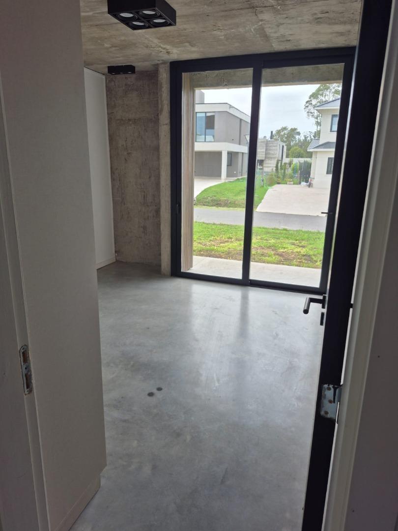 Foto de Venta Casa 4 ambientes a estrenar con piscina Rumencó Joven, imagen 4