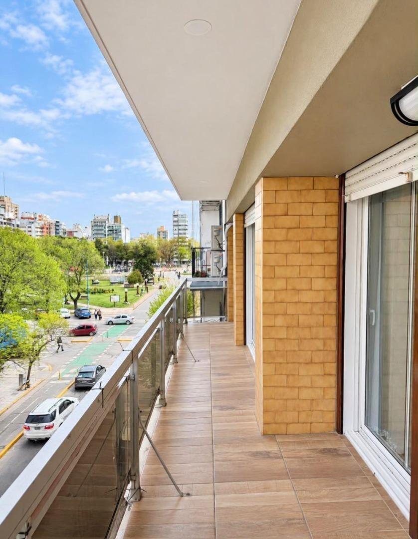 Foto de DEPARTAMENTO EN VENTA 4 AMBIENTES CON COCHERA PLAZA MITRE, imagen 3