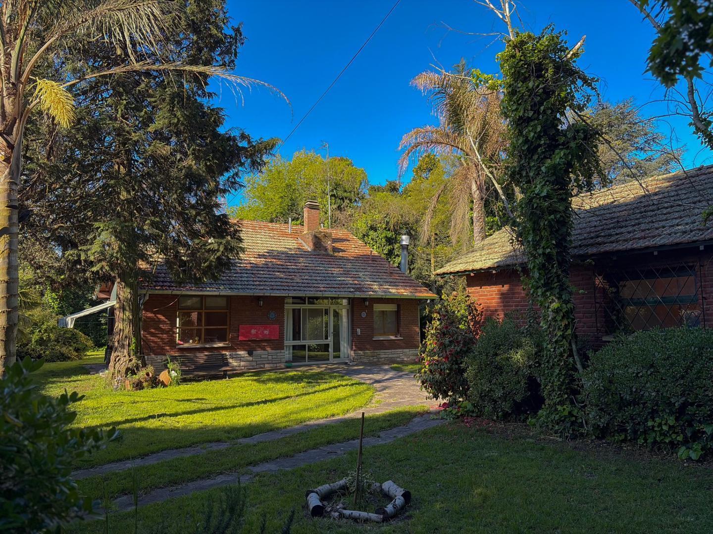 Foto de Hermosa Casa 4 Amb + Escritorio, quincho, parque y cochera, imagen 2