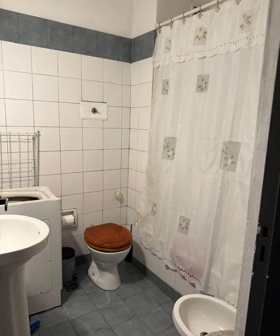 Alquiler 1 ambiente en Balvanera, cocina independiente y baño completo 5