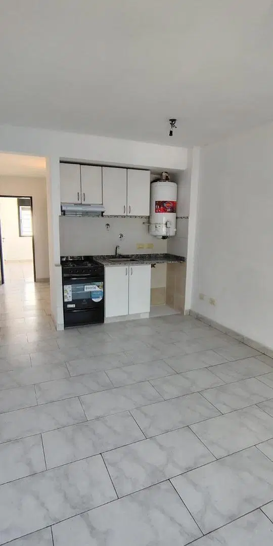 Departamento 2 ambientes al frente con balcon en Villa Bosch 1
