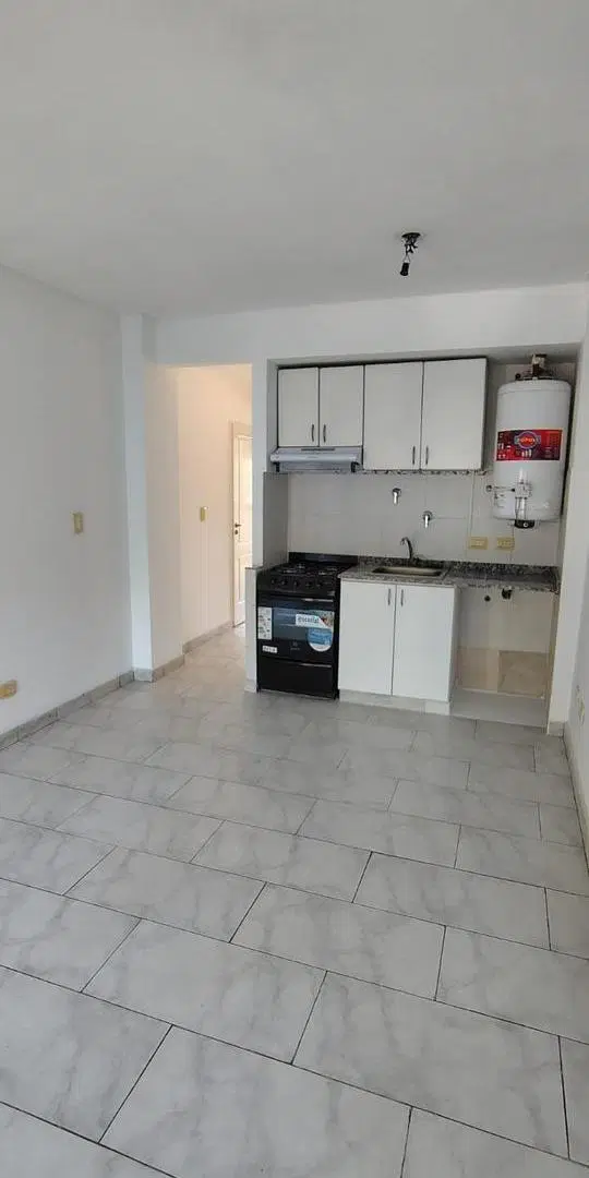 Departamento 2 ambientes al frente con balcon en Villa Bosch 2