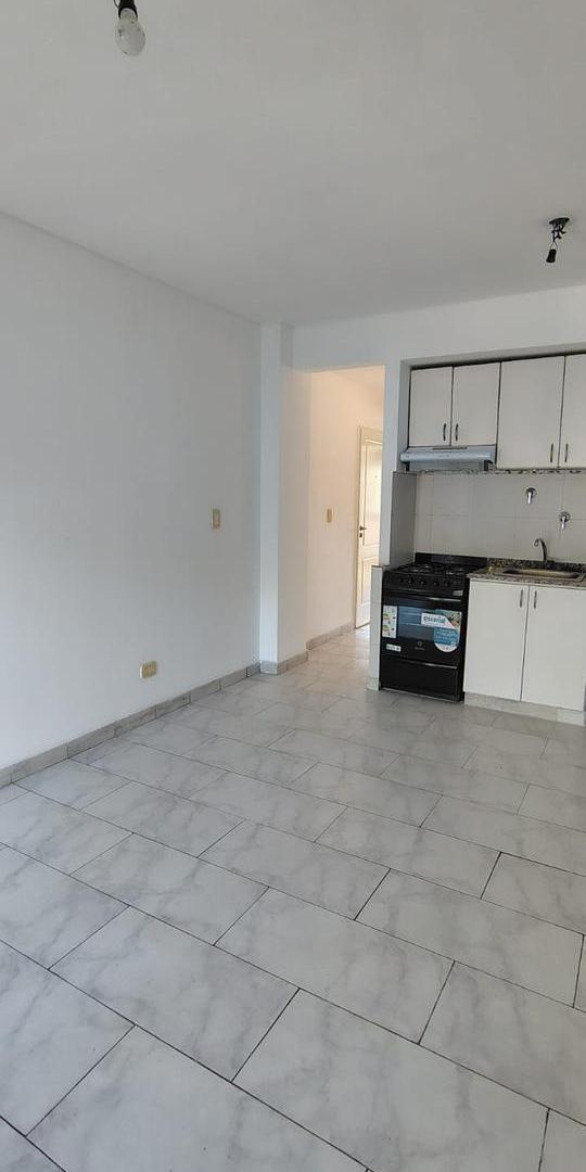 Foto de Departamento 2 ambientes al frente con balcon en Villa Bosch, imagen 3