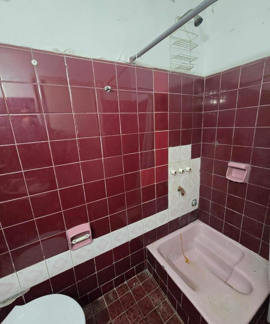 Casa con galpon al fondo en Villa Libertad