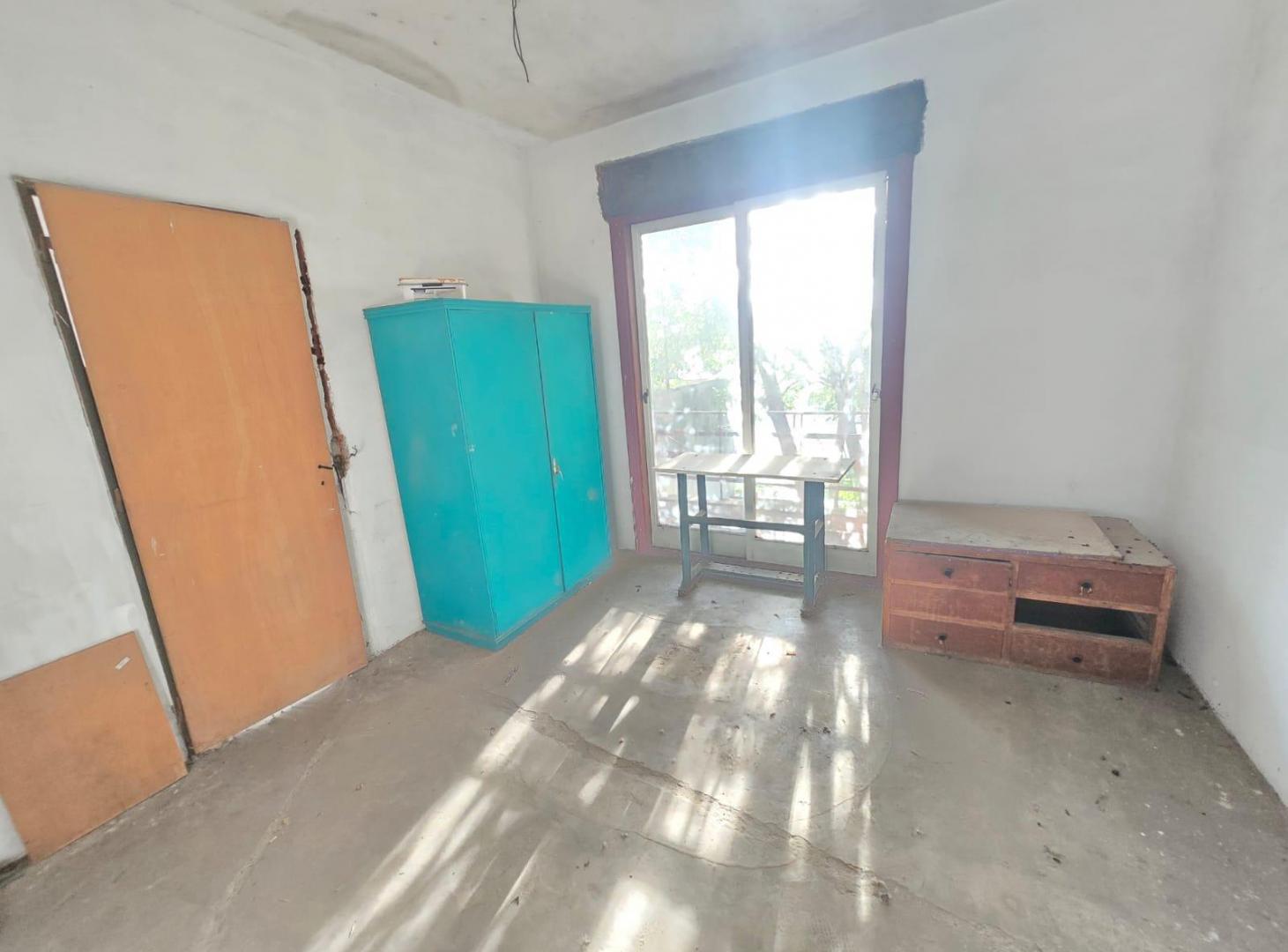 Casa con galpon al fondo en Villa Libertad