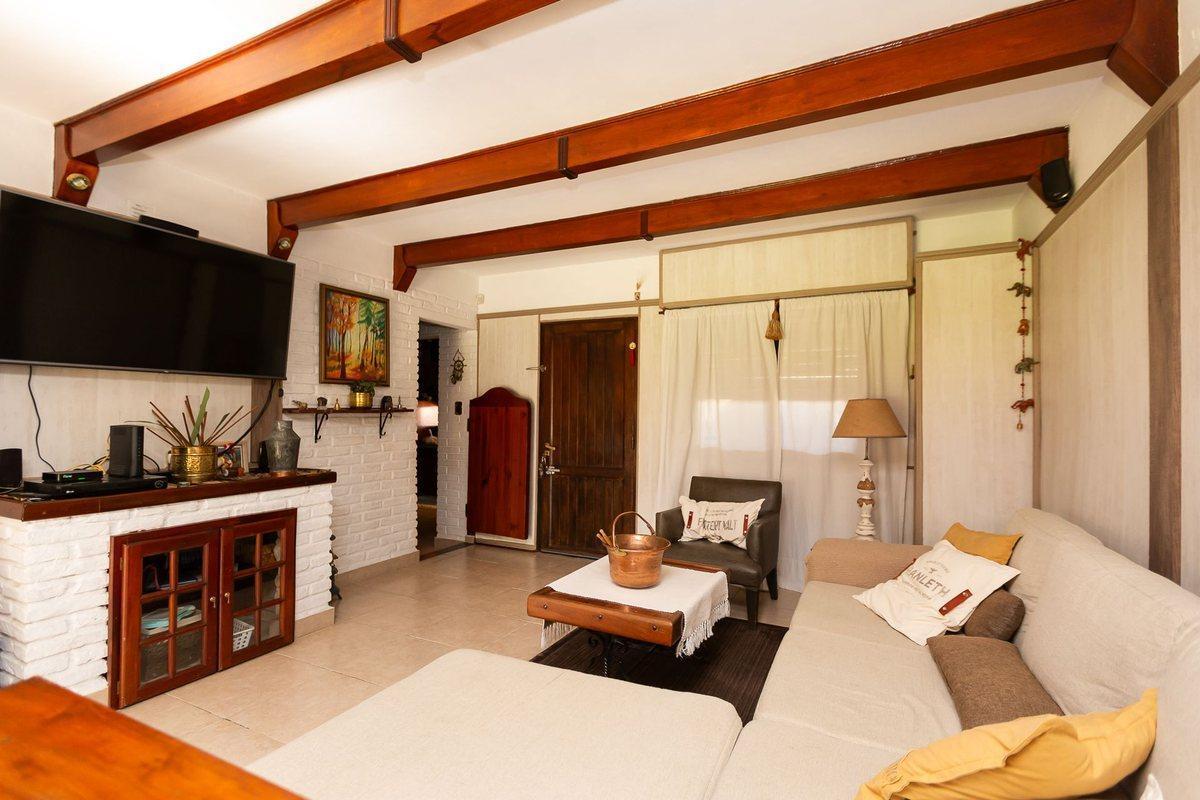 Venta de Casa de 5 Amb en Hurlingham - Permuta 4