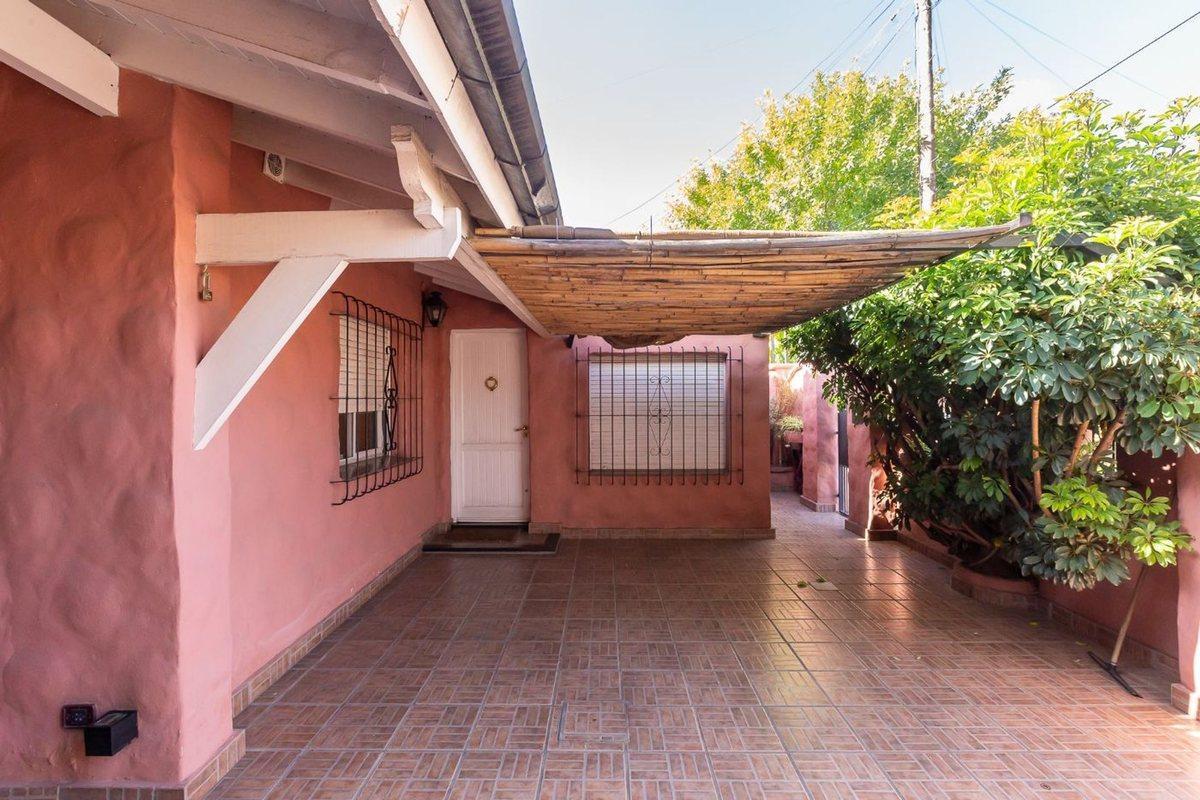 Venta de Casa de 5 Amb en Hurlingham - Permuta 3