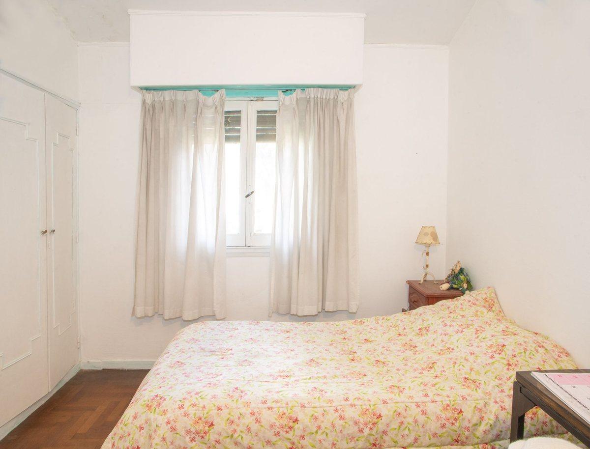 Venta Casa 5 Ambientes en Hurlingham Centro 2
