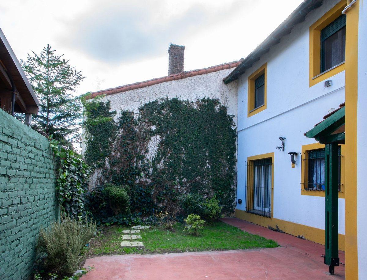 Venta Casa 5 Ambientes en Hurlingham Centro 1