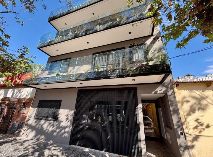 VENTA DE DEPARTAMENTO 2 AMBIENTES CON TERRAZA 2