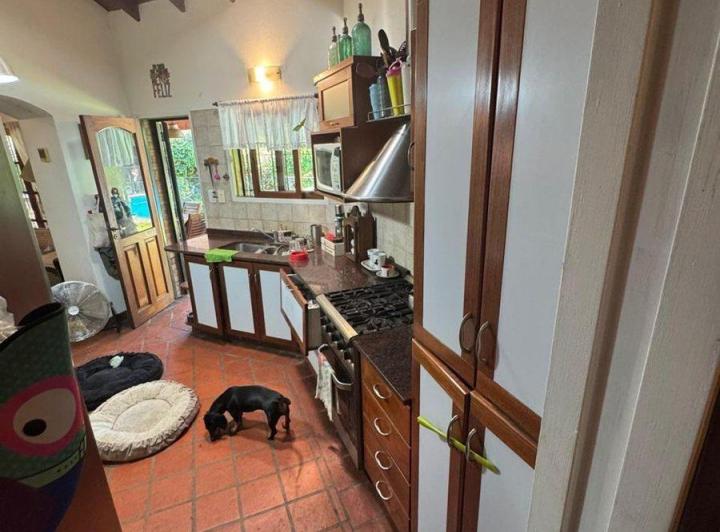 VENTA CASA 4 AMB HURLINGHAM PILETA AP. CRED PERMUT 5