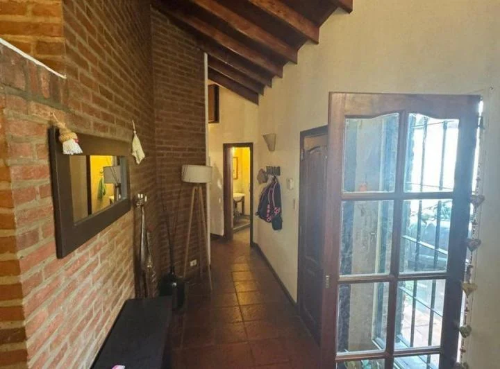 VENTA CASA 4 AMB HURLINGHAM PILETA AP. CRED PERMUT 1