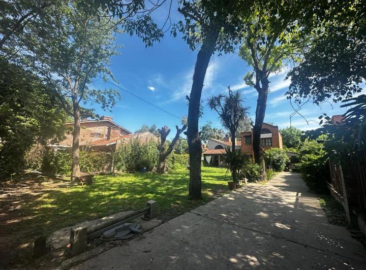 Venta casa con parque 4 ambientes en San Miguel 5
