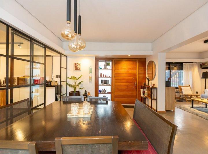 VENTA DE CASA 5 AMB  EN HURLINGHAM  BARRIO INGLES 2