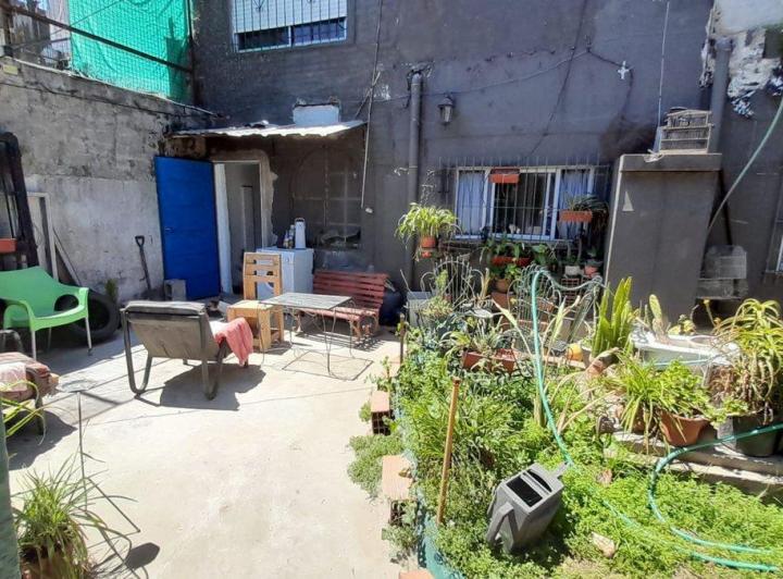 VENTA 7 DEPTOS 2 COCH MORENO RENTA 2.100US MENSUAL 5
