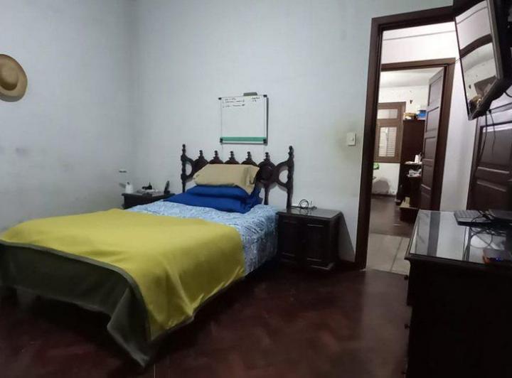 VENTA CASA MUTIFAMILIAR LOTE PROPIO MATADEROS 4