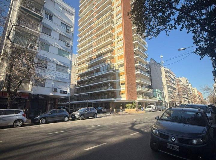 Exclusivo Semipiso de Categoría en Torre – Urquiza 2