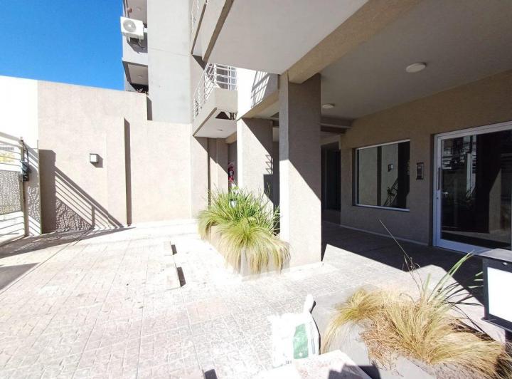 ALQUILER DE DEPTO  MONO AMBIENTE - BALCON -MORON 3