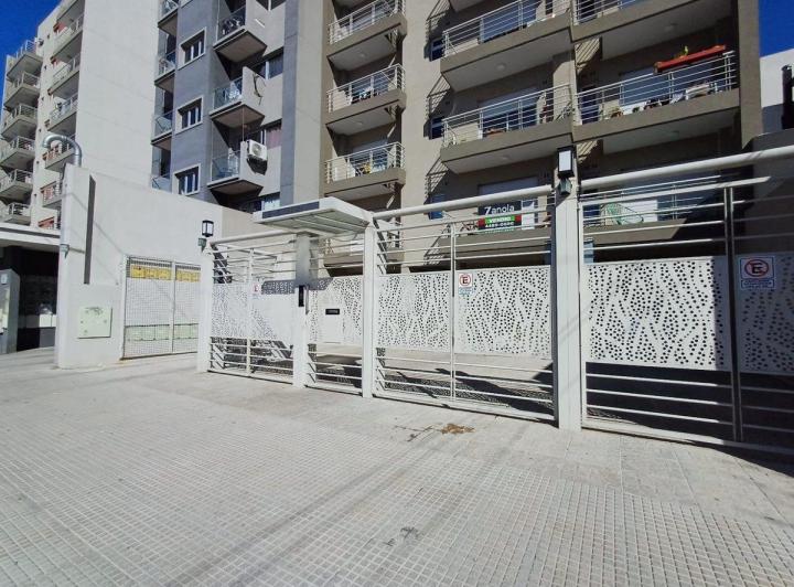 ALQUILER DE DEPTO  MONO AMBIENTE - BALCON -MORON 2