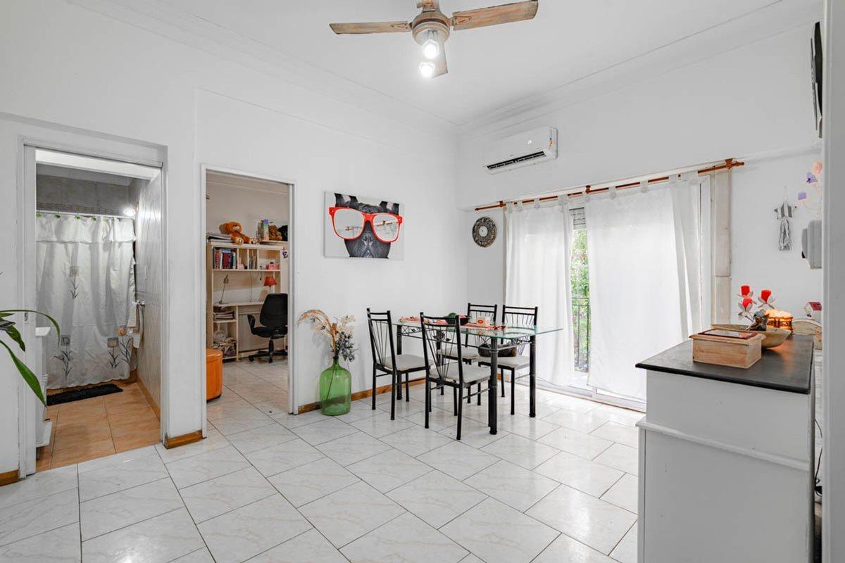 VENTA PH 4AMB C/ BALCON AL FRENTE LINIERS PERMUTA