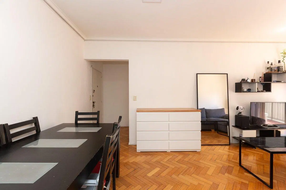 VENTA DEPTO 2 AMB. CON BALCON EN SAN TELMO 4
