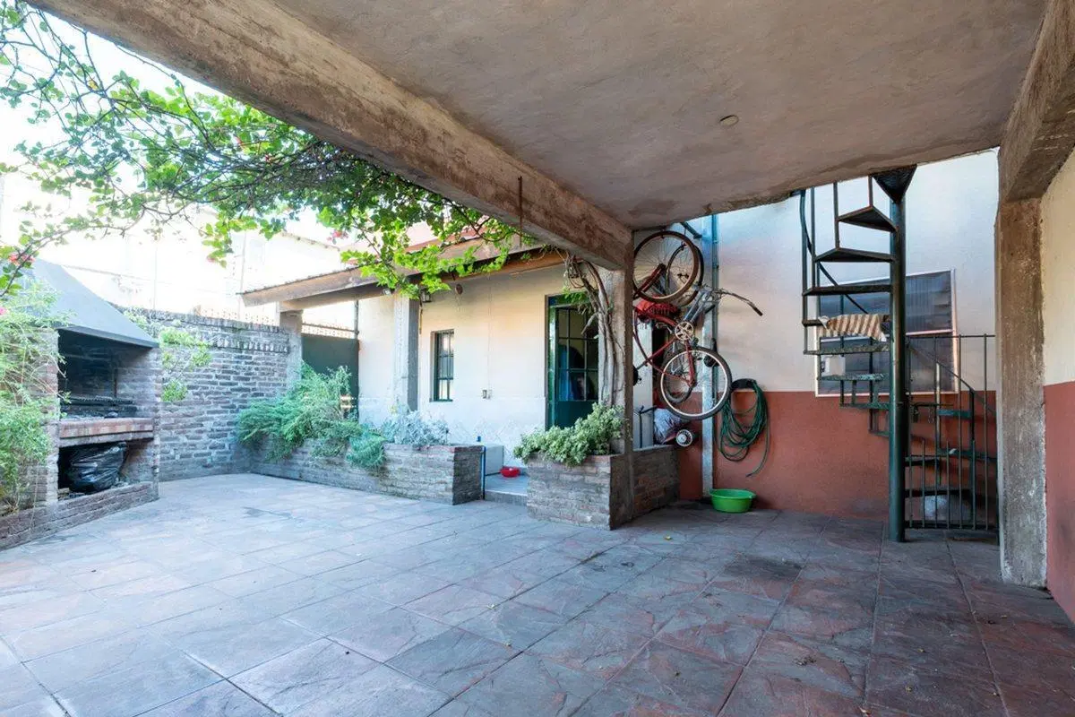 VENTA PH 4 AMB. COCHERA APTO CRED  PERMUTA 4