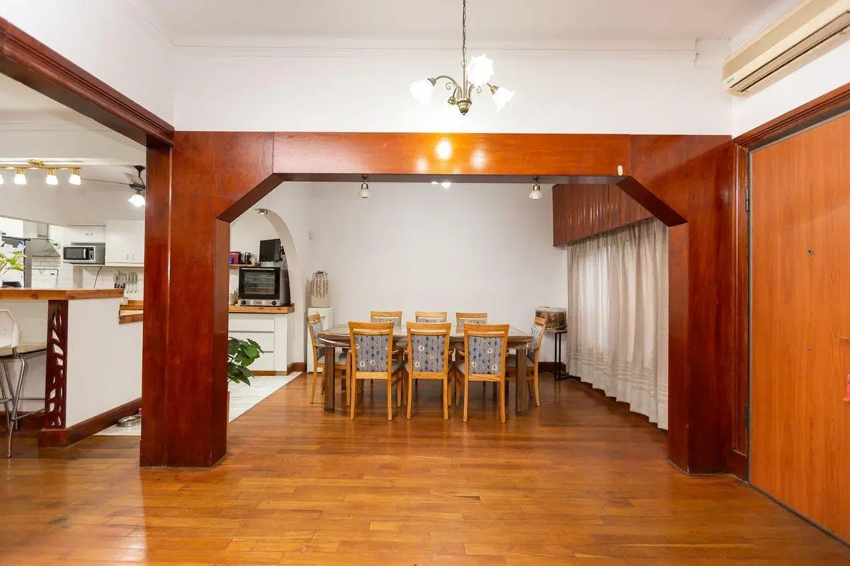 VENTA DE CASA EN HURLINGHAM CON PILETA Y GARAGE 4