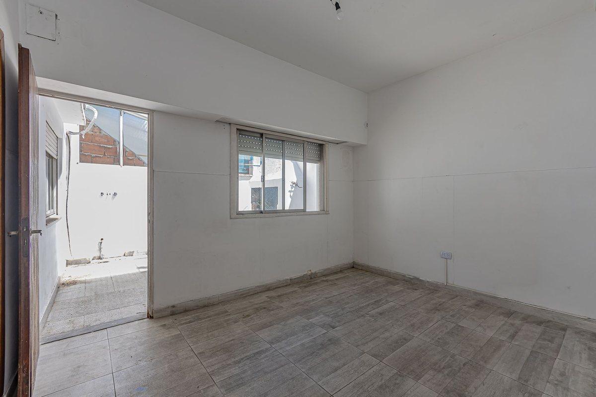 VENTA PH 2 AMB C/PATIO EN PLANTA BAJA - CASEROS