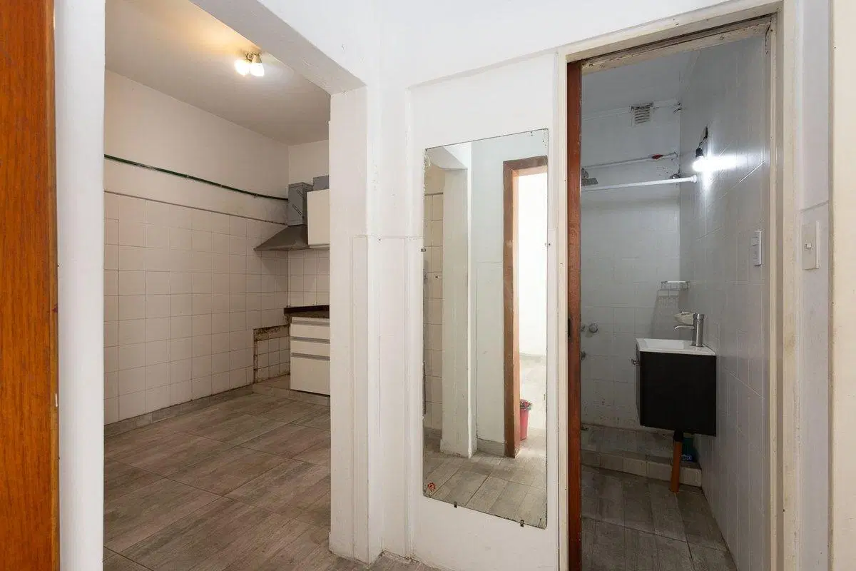 VENTA PH 2 AMB C/PATIO EN PLANTA BAJA - CASEROS 4
