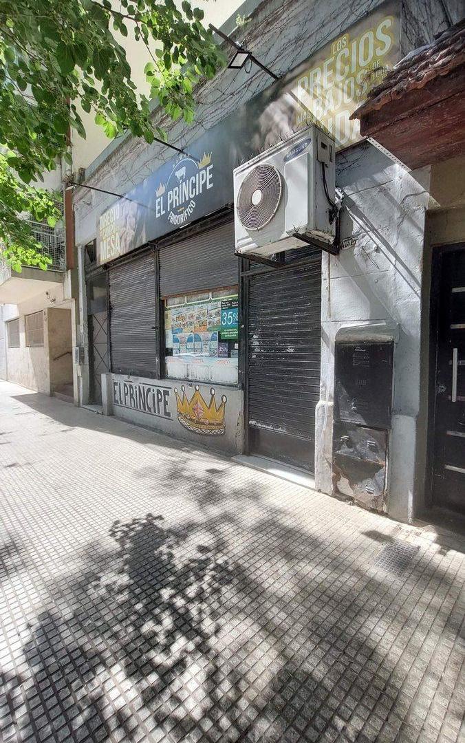 VENTA DE 4 PH + LOCAL EN LOTE PROPIO,DEVOTO.