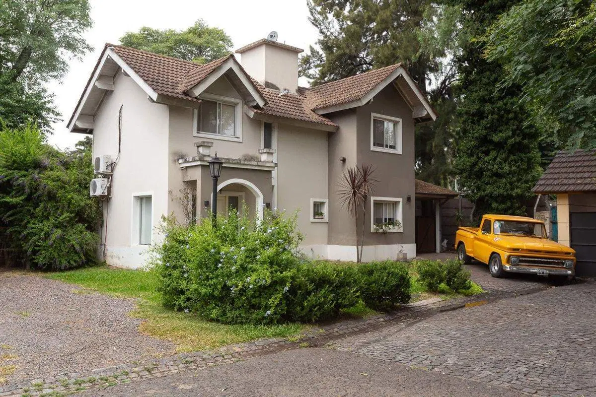 VENTA DE CASA 4 AMB CON PILETA EN HURLINGHAM 4