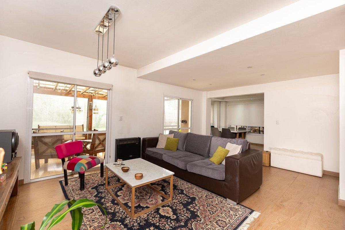 VENTA DE CASA 4 AMB CON PILETA EN HURLINGHAM