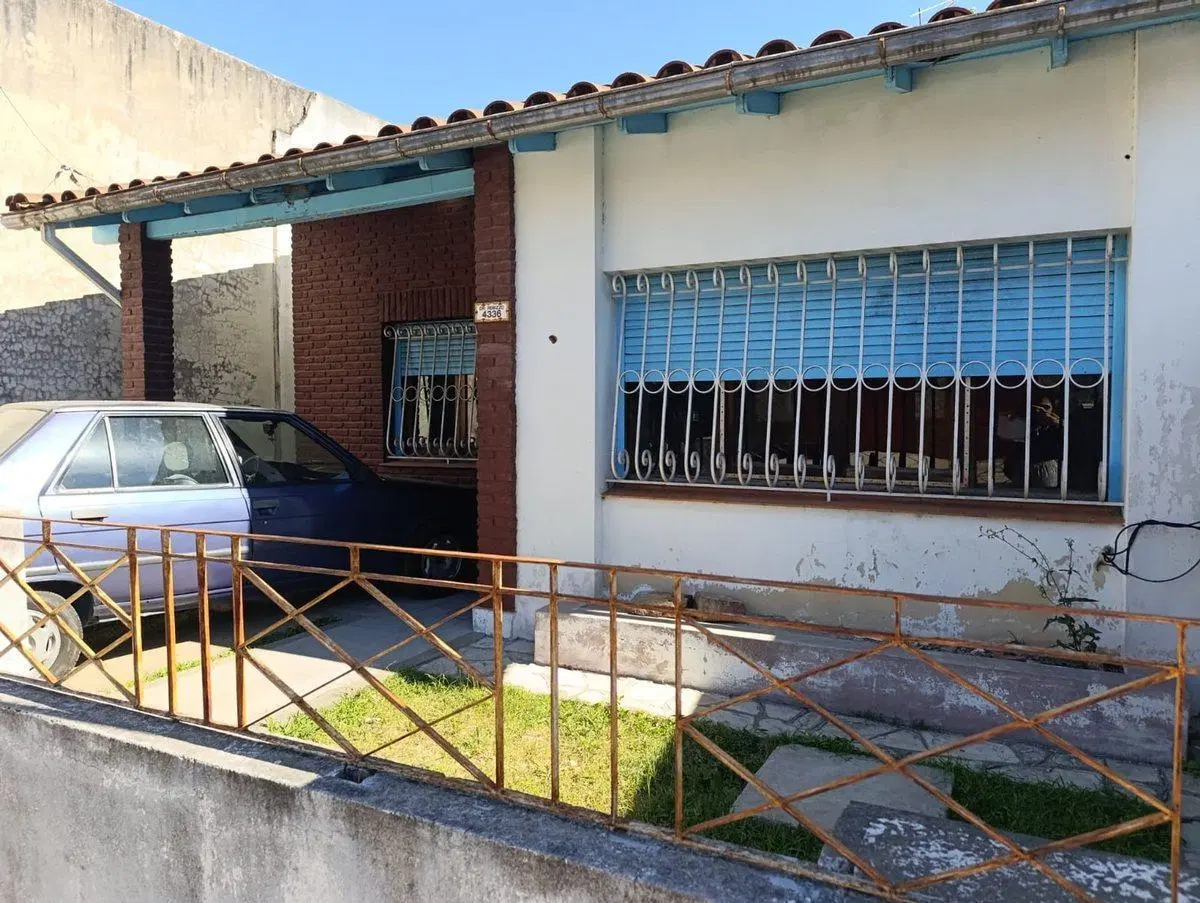 VENTA CASA 3 AMB CON PARQUE EN CASEROS 5