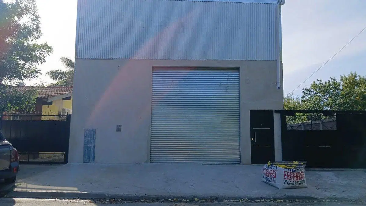 ALQUILER GALPON 150M2 HURLINGHAM 5