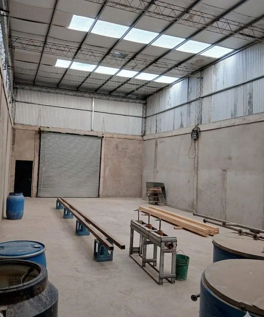 ALQUILER GALPON 150M2 HURLINGHAM 4