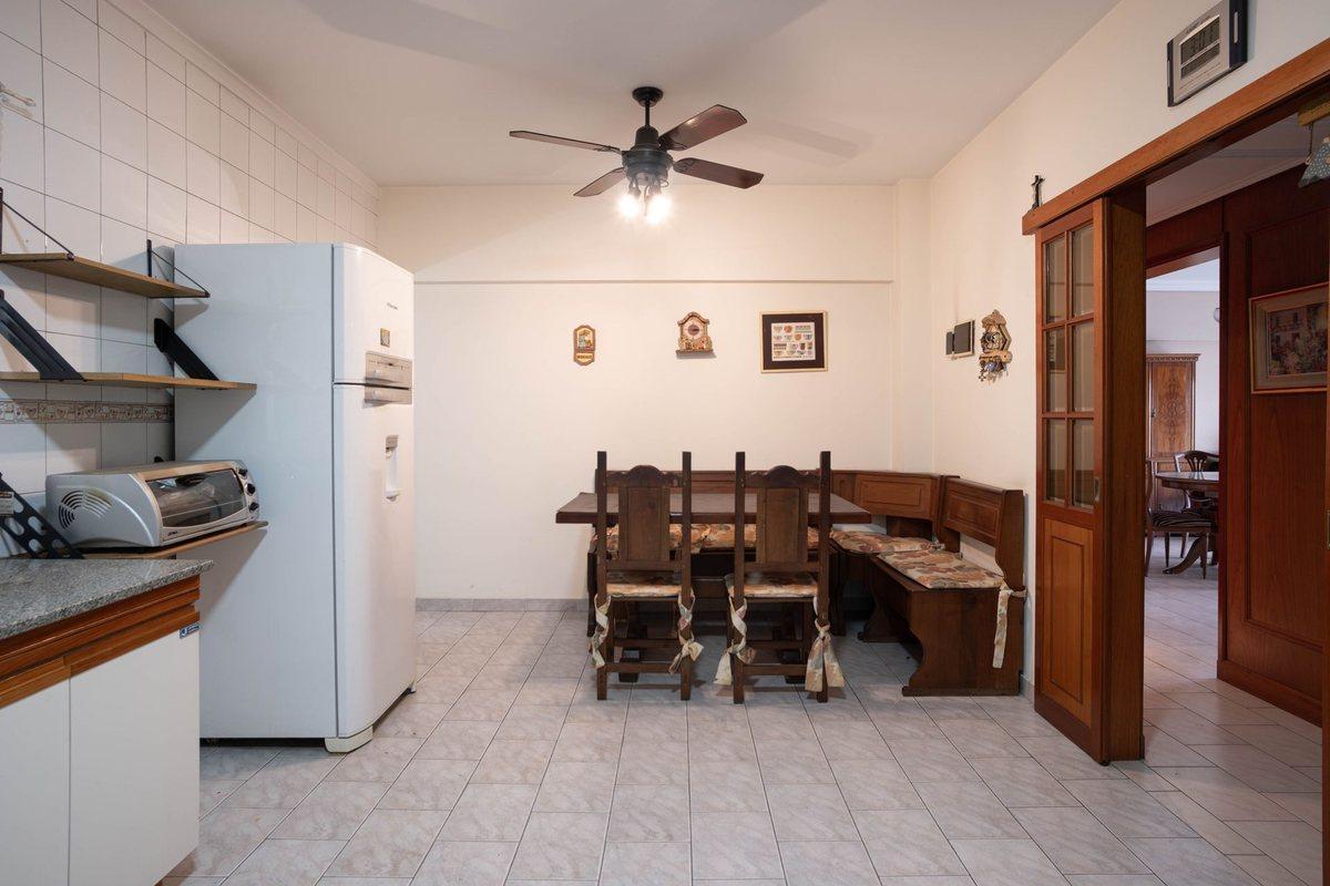 VENTA - DEPARTAMENTO 4 AMBIENTES CON COCHERA
