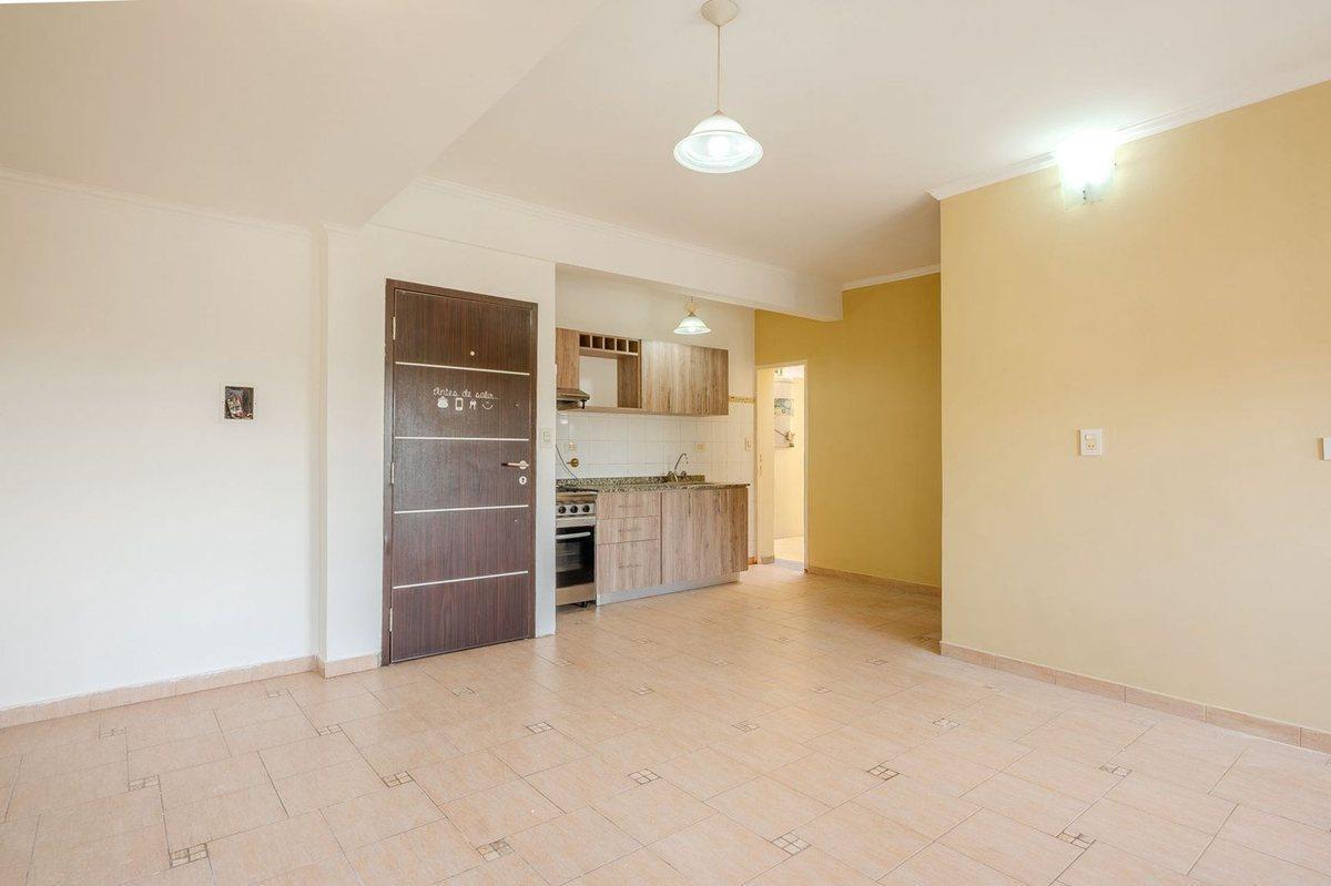 VENTA DEPTO 3 AMB CON PATIO Y BALCON -V. LUZURIAGA